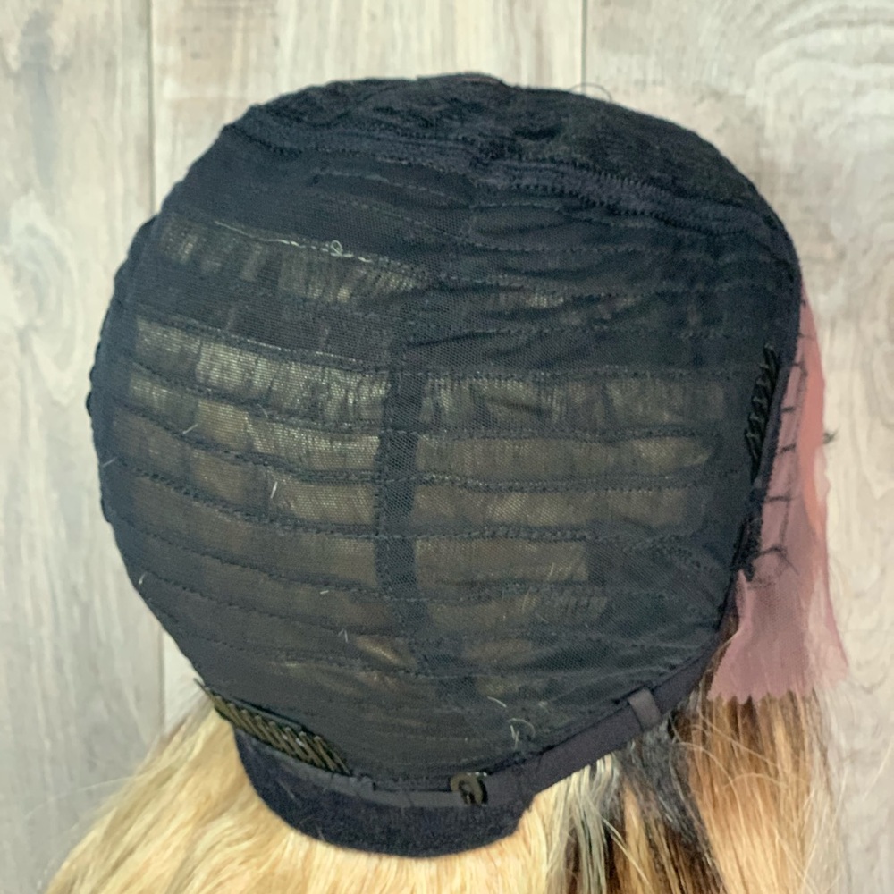 Ombre Blonde Bodywave Lace Front Wig - Picture 8 of 8